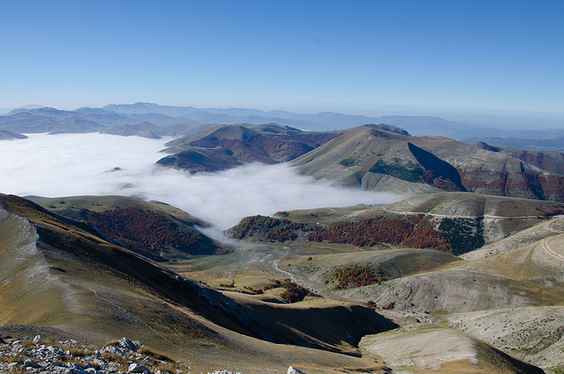 Blick vom Gipfel in die Hochebene von Castelluccio