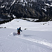 Agnès visiblement satisfaite de ses nouveaux skis dans la combe sommitale du Wiriehorn : ah si c'était toujours aussi facile...