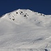 Das erste Hochdruckgebiet im 2016 bringt endlich ein prächtiges Winterwetter! Bei der Fahrt mit dem Skilift auf das Schaffürggli zeigen sich Schneefahnen auf dem Gipfel Sant Jaggem (2572m).