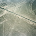Nazca - Der Beobachtungsturm neben der Strasse<br />