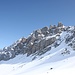 <b>A NE svettano le guglie del Valser Horn (2886 m).</b>