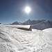 <b>Chilchalp (2082 m).<br />Sono premiato da un panorama ancora più incredibile, aperto sull’accecante biancore delle cime circostanti.</b>