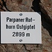 Gipfelmarkierung aud dem Haupt- oder Ostgipfel des Parpaner Rothorns (2899m).