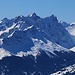 Aroser Rothorn (2980,2m): Gipfelaussicht im Zoom zum majestätischen Piz Platta (3392m). Davor sind ist der wilde Gebirgskamm mit dem Piz Arblatsch (links; 3203m) und Piz Forbesch (rechts; 3262m).