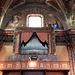 Il magnifico organo del 1827 opera di Luigi Maroni Biroldi, perfettamente funzionante e normalmente usato per i concerti.