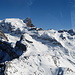 Glärnisch-Massiv. Skispuren an dem Gipfel (Fürberg?) im Vordergrund