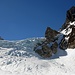 Links der zweite Gletscherabbruch, rechts die Schneerus