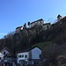 Schöner Blick auf Schloss Biederthal mit dem Uhrtum