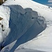 ...la meravigliosa cornice di neve (finché sta su!!!) con la traccia di salita alla cima...