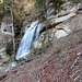 ... und dem Wasserfall des Altreutegrabens;
rechts vorne die kümmerliche Reste ...