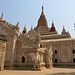 Ananda Tempel. Für einen Bau aus dem Jahr 1091 in hervorragendem Zustand. Der Tempel wurde mit finanzieller Hilfe der Indischen Regierung restauriert.
