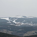 Zoom über Todtnauberg und Stübenwasen hinwegzum Feldberg, wo heute auf den WC-Pisten die Alpinen Deutschen Meisterschaften stattfanden
