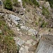 While the Funkenweg continues up towards the left, the trail straight ahead heads towards the Aurikelgrat and the Südkante.