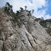 zünftige Felswände (mit Kletterrouten) unterhalb P. 952