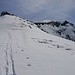 Während des prächtigen Aufstiegs über den Giferspitz Nordgrat unterhalb P.2376m zeigte sich abermals der 2541,7m hohe Gipfel am Gratende. In diesem Abschnitt konnte ich bequem mit den Schneeschuhen hochlaufen.