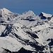 Giferspitz (2541,7m): Gipfelaussicht im Zoom zu den höchsten Gipfel des westlichen Berner Oberlandes. Von links nach rechts: Altels (3629,3m), Balmhorn (3698m), Rinderhorn (3448m), Steghorn (3146,4m) und Grossstrubel (3242,6m).