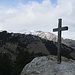 Gipfelkreuz vor den Ausläufern des Pizol