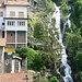 acqua che scende attraverso l'abitato di Nesso e raggiunge il lago attraverso l' Orrido