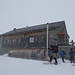Schneefall, schlechte Sicht und stürmischer Wind, wir freuen uns bereits auf die Rückkehr in die schöne Jenatschhütte.