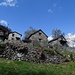 Die hübsche Siedlung Sella, hoch über Loco im Val Onsernone