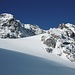 Aufstieg in die obere Gletschermulde am Piz Kesch, keine Spalten in Sicht Tip Top
