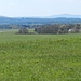 Nach Süden öffnet sich der Blick ins Egerer Hügelland und den Oberpfälzer Wald.