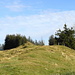 Der kleine Grashöcker, den ich für den höchsten Punkt des Chlosterspitz hielt. In Wahrheit handelt es sich jedoch um P. 1356 oberhalb der Alp Obere Helchen