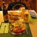 Mjamm. Wurst-Käse-Salat und ein Bierli im Restaurant Meltingerberg