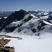 Blick nach Osten - links in der Ferne der Langtaufererspitze die Stubaier Alpen - rechts davon der Ötztaler Hauptkamm