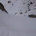 Il canalone di salita , la neve copre sfasciumi orobici DOP