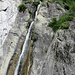 ... und auf den malerischen, beeindruckenden, Wasserfall oberhalb von Mörel, nahe Bisterli