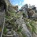 und auch im Ausstieg haben sie Treppen reingebaut