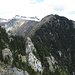 Cima di Sassello und links die Cima dell'Uomo