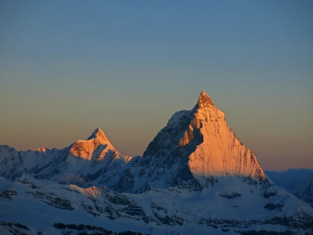 Die Matterhorn-Ostwand im Morgenlicht
