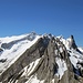 Klassisches Gipfelpanorama.Von der Wagenlücke führten Skispuren durch einen Mesmer-Kamin runter 