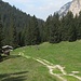 Bei den grünen Wiesen des Rechten Leger gibt es für den [u gero] eine größere Pause. In der wärmenden Sonne Südtirols stellen sich Zufriedenheit und Wohlgefühl ein.