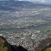 Tiefblick ins Rheintal: Ganz unten Hohenems (Vorarlberg). In der Bildmitte Diepoldsau. Gut zu erkennen, ist der alte Rhein, der sich um Diepoldsau SG schlängelt / geschlängelt hat.