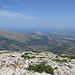 Fortsetzung der Serra de Tramuntana bis zur sich im Dunst befindlichen Halbinsel Formentor (oberhalb von Port de Pollença)