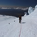Im Abstieg vom Hvannadalshnúkur - Trotz schöner Eisformationen und Meerblick ist bei den folgenden, steilen Passagen nochmals erhöhte Konzentration erforderlich.