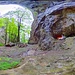 Die Höhle unter der Westflanken Wand