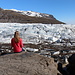 Am Svínafellsjökull - Über die Gletscherzunge geht der Blick auf die gegenüberliegenden Hänge von Svínafellsheiði.
