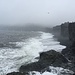 Wind und Regen an den steil abfallenden Felsen von Dyrholaey