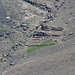 die beiden Hütten, die vordere ist die Mouflons-Hütte, die hintere das Refuge du Toubkal (Alpenvereinshütte)