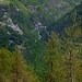 Die Strassenanlage mit Abzweiger ins Vergeletto im Val Onsernone. Gesehen vom Pianascio