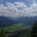 Blick über Schleching: Rauhe Nadel, Unterberghorn, Schnappen, Ostkaiser, Rudersburg