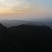 Diesiger Sonnenuntergang; rechts der Schliersee. Im Dezember geht die Sonne hier an der Vogelkarspitze [http://www.hikr.org/gallery/photo1952495.html?post_id=103045#1 unter]