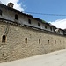 die Aussenmauer des Klosterkomplexes Arabati Baba Tekḱe in Tetovo