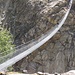 Zum Vergleich: Die erwähnte Hängebrücke über die Massa im Wallis