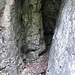 im Eingang der Höhle
