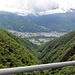 Blick von der Brücke das Val Semetina hinab Richtung Bellinzona.